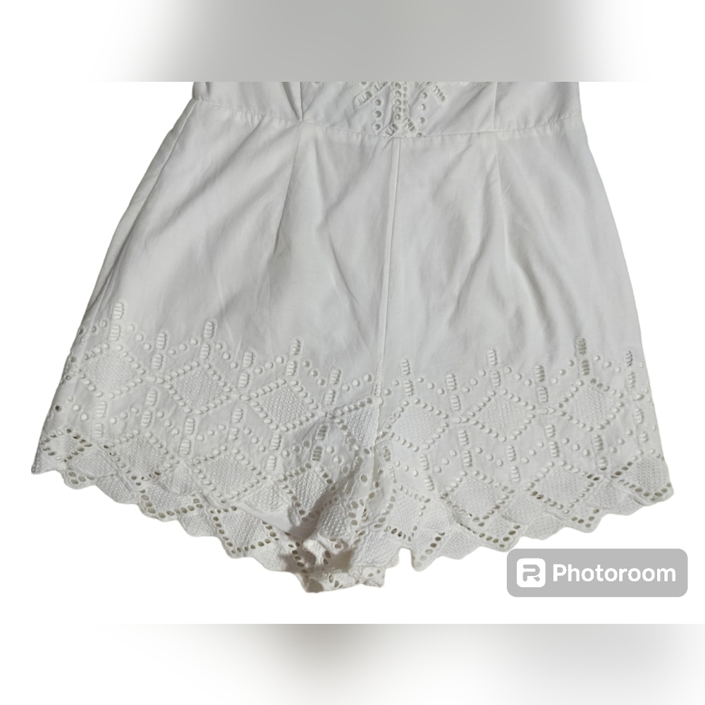 BP. White romper embroidered strappy back scalloped lace size M - Picture 4 of 14